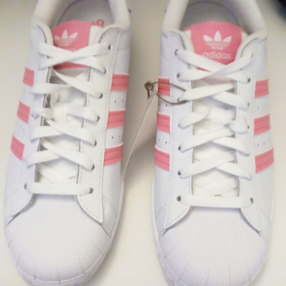 NWT Adidas SUPERSTAR  Mens sz9 & 10 1/2 Womens